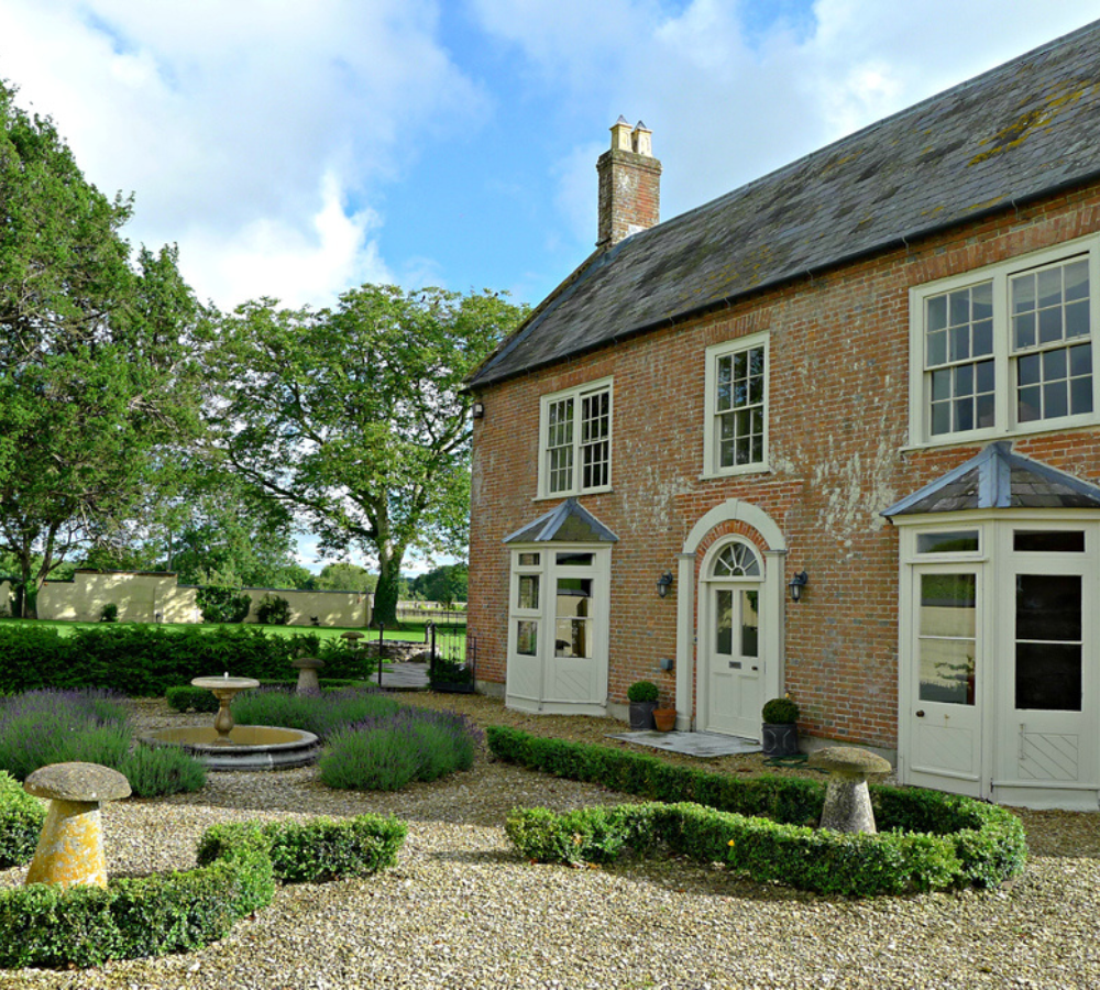 Mon 10 JUNE - Fri 14 JUNE 2024 - 4 Night Luxury Sewing Retreat
